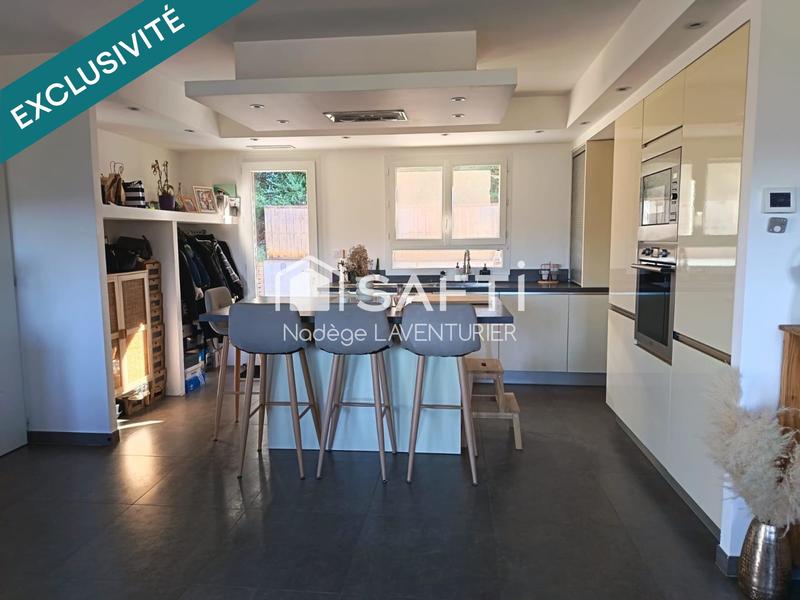 Maison - 137 m² - 6 pièces