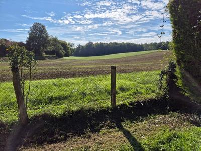 Terrain constructible - 3 000 m²