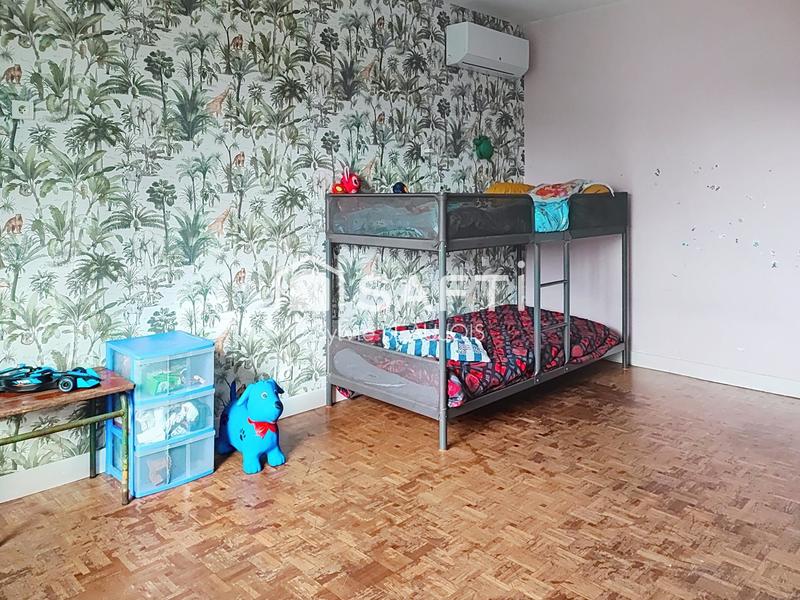 Maison - 244 m² - 8 pièces