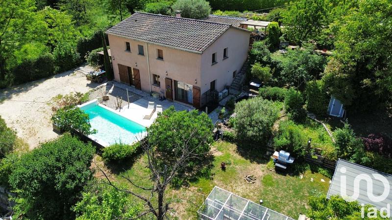 Maison - 182 m² - 8 pièces