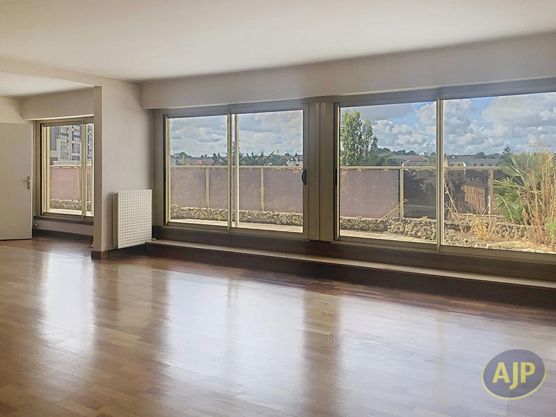 Appartement - 144 m² - 5 pièces