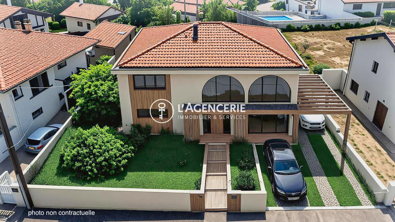 Maison - 188 m² - 9 pièces