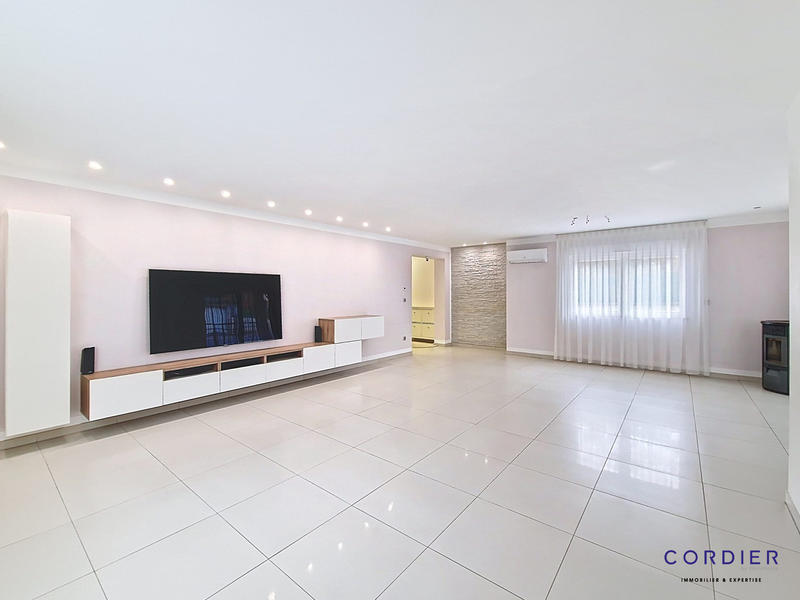 Appartement - 151 m² - 5 pièces