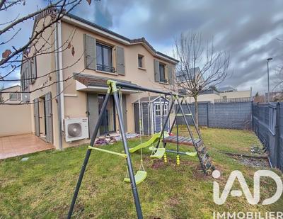 Maison de ville - 85 m² - 4 pièces