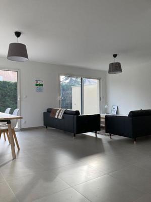 Maison - 86 m² - 4 pièces