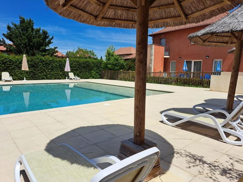 Studio - 25 m² - 1 pièce