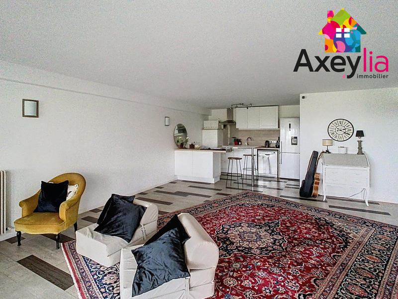 Maison - 214 m² - 8 pièces