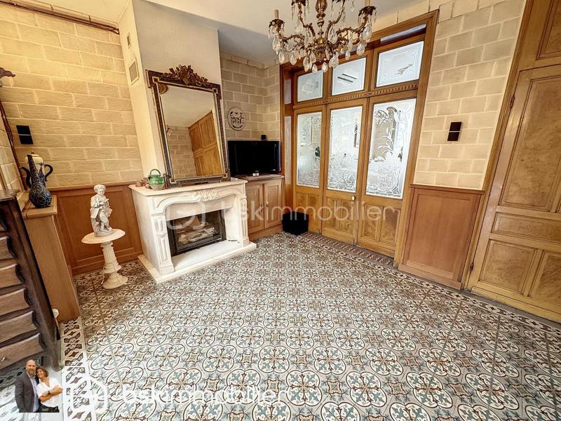 Maison - 212 m² - 7 pièces