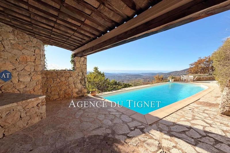 Maison traditionnelle - 216 m² - 6 pièces