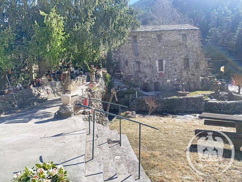 Moulin - 185 m² - 8 pièces