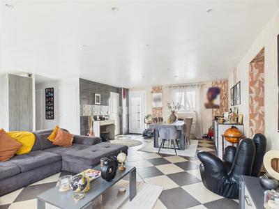 Maison - 180 m² - 9 pièces