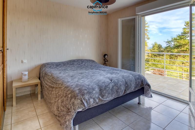 Propriété - 155 m² - 6 pièces