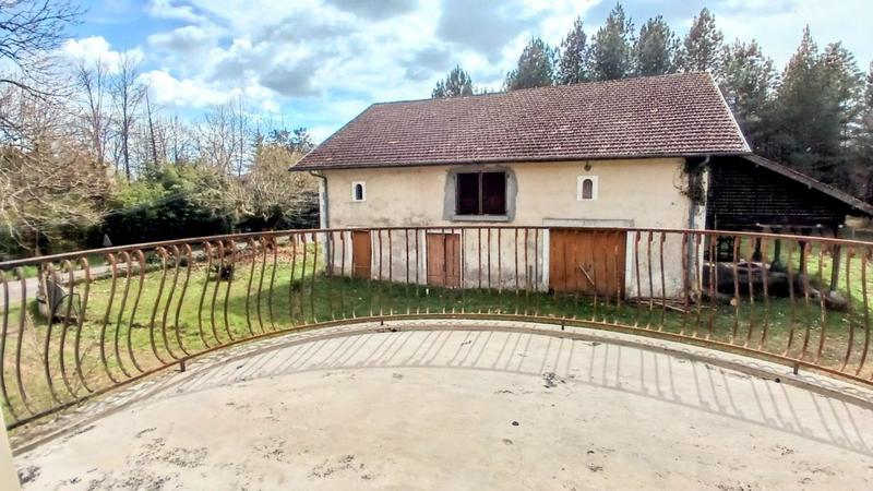 Maison - 260 m² - 10 pièces