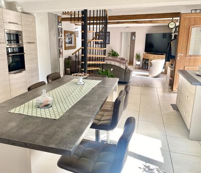 Maison - 187 m² - 7 pièces