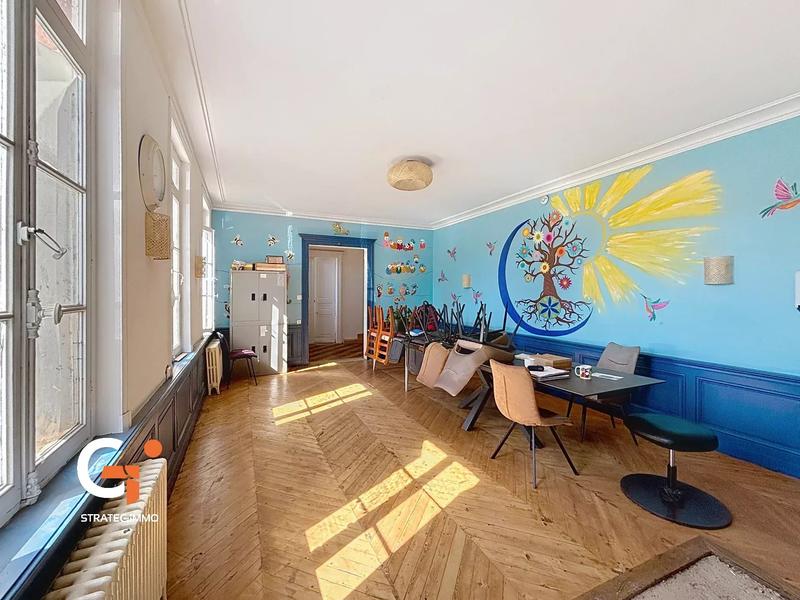 Maison - 349 m² - 10 pièces