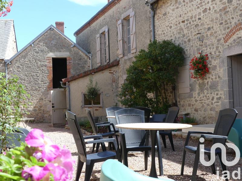 Maison - 250 m² - 8 pièces