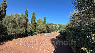 Demeure - 295 m² - 6 pièces