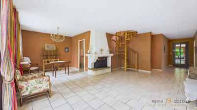 Maison - 145 m² - 8 pièces