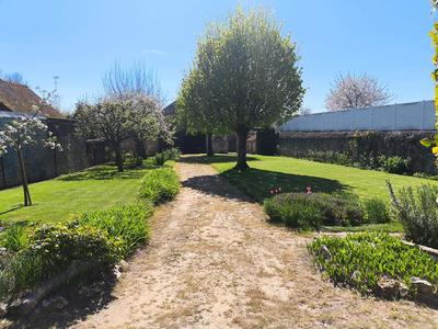 Maison - 250 m² - 9 pièces