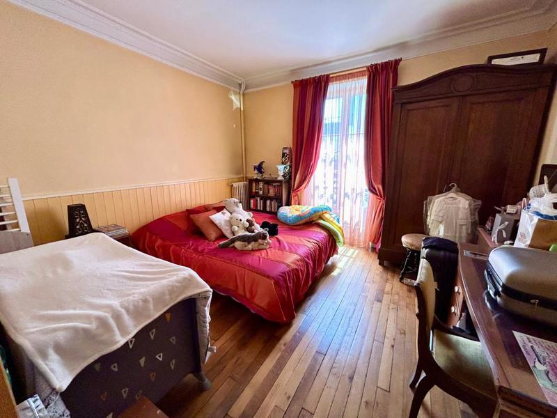 Maison - 285 m² - 9 pièces