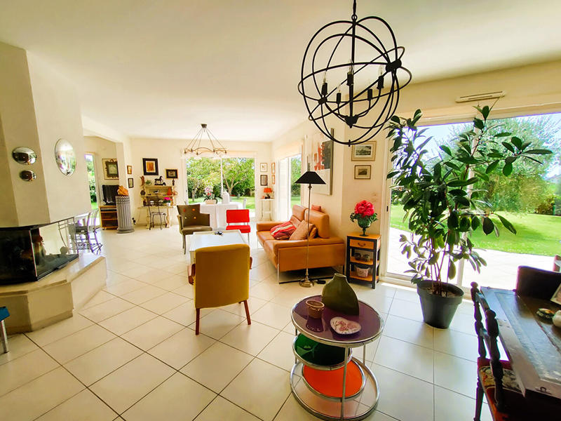 Maison - 200 m² - 7 pièces