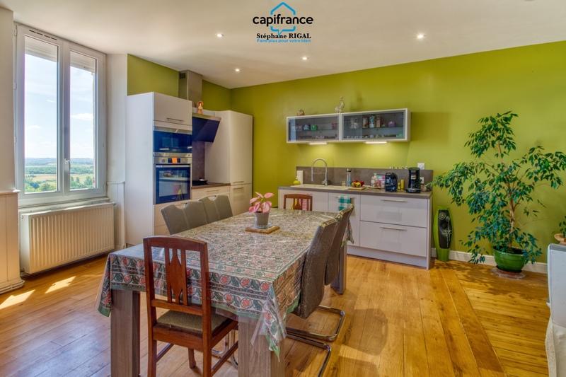 Propriété - 190 m² - 8 pièces