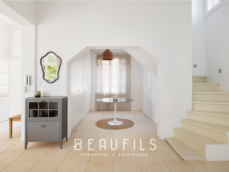 Maison - 245 m² - 8 pièces