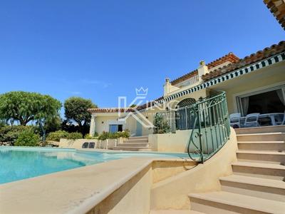 Villa - 250 m² - 5 pièces
