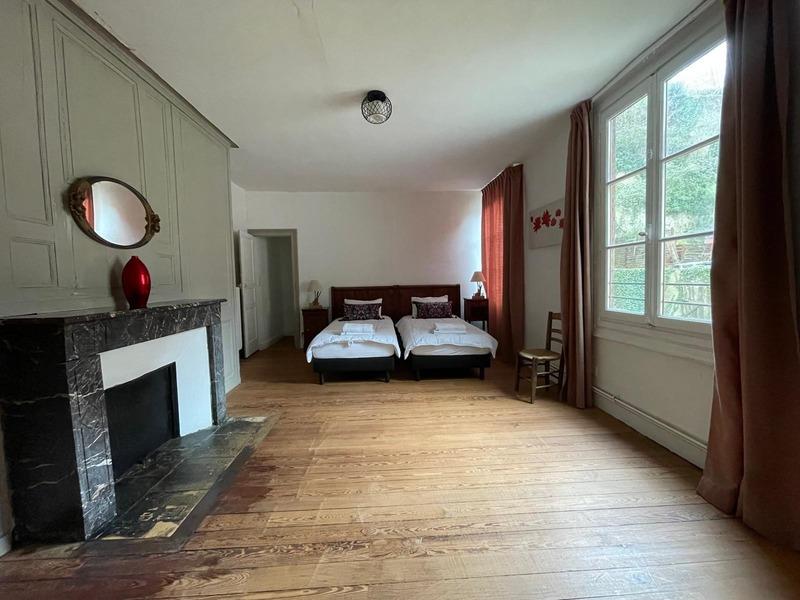 Maison - 262 m² - 9 pièces