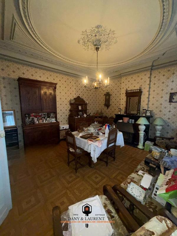 Maison - 200 m² - 8 pièces