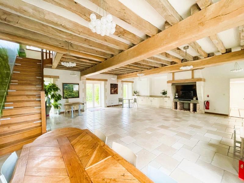 Manoir - 2 500 m² - 35 pièces