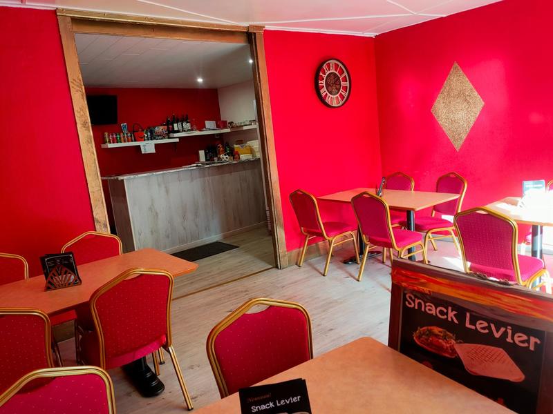 Local commercial - 70 m² - 3 pièces