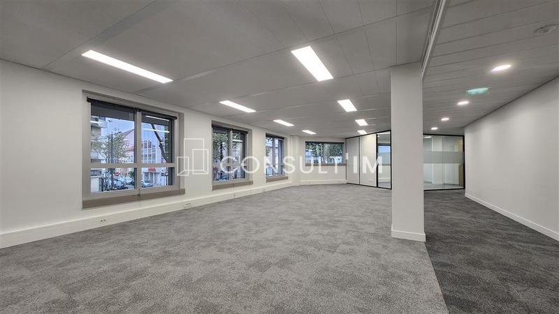 Bureau - 453 m²
