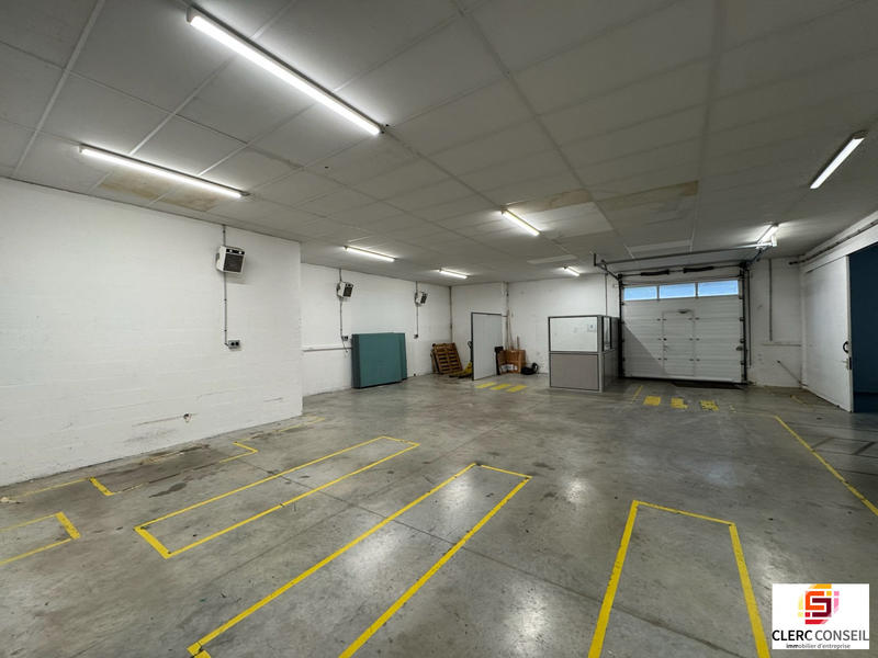 Local d'activités - 435 m²