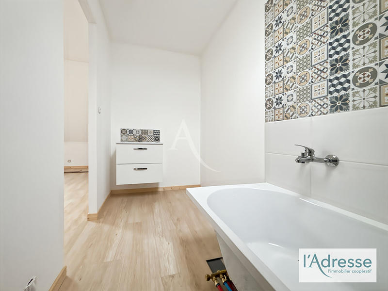 Maison - 215 m² - 7 pièces