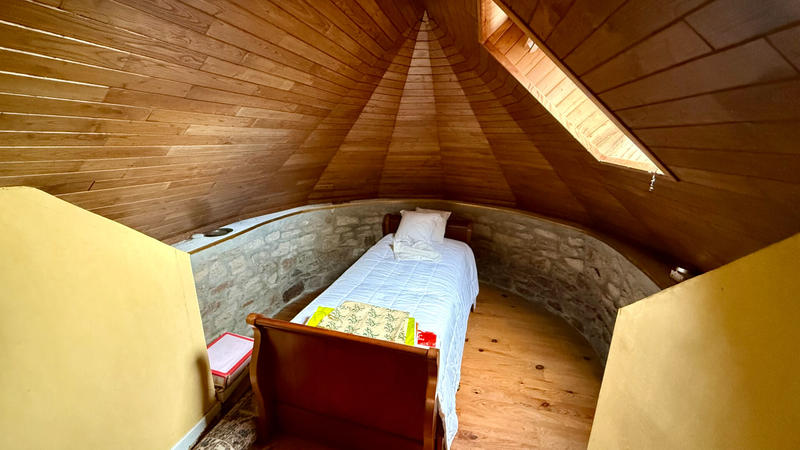 Maison - 1 200 m² - 6 pièces