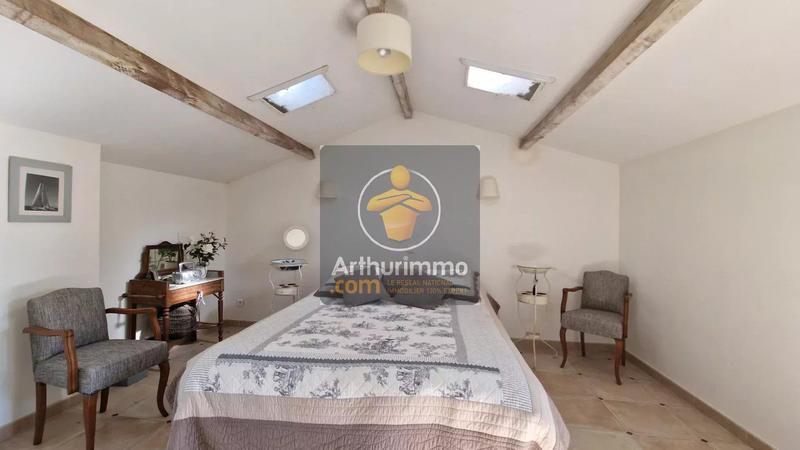 Maison - 270 m² - 11 pièces