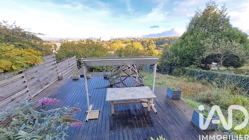 Maison de ville - 211 m² - 9 pièces