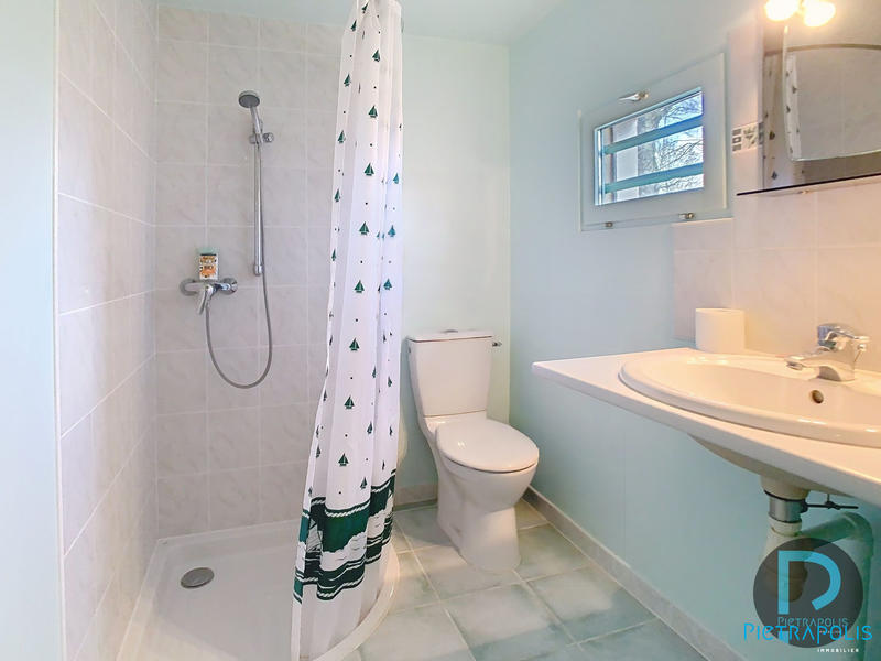 Maison - 201 m² - 8 pièces