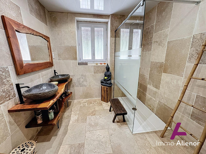 Maison - 209 m² - 5 pièces