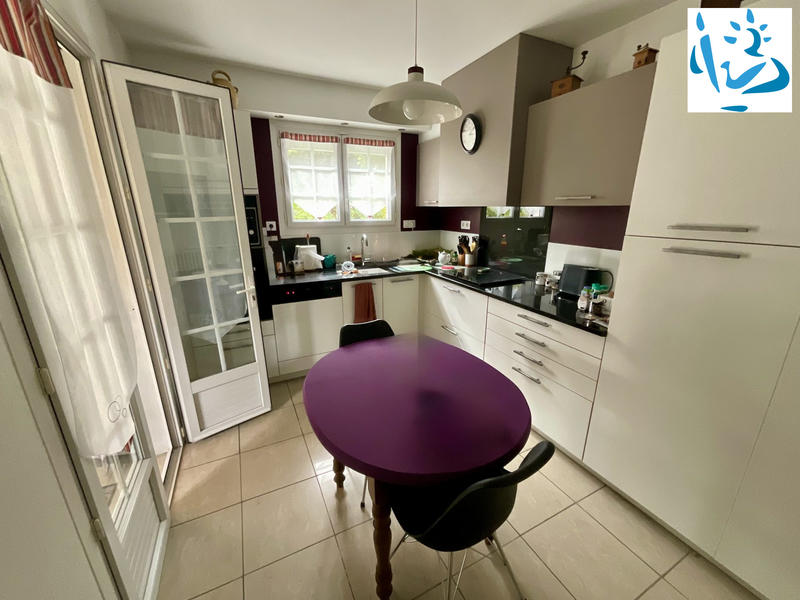 Maison - 172 m² - 9 pièces