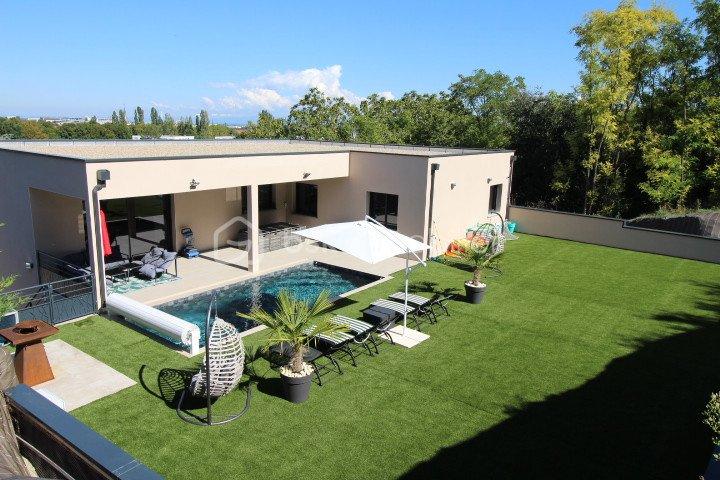 Maison - 243 m² - 7 pièces