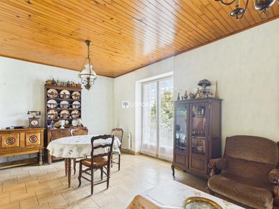 Maison - 101 m² - 6 pièces