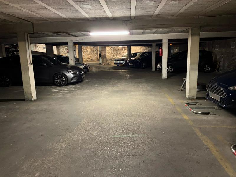 Parking / Garage - 10 m²