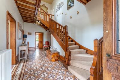 Maison - 340 m² - 12 pièces