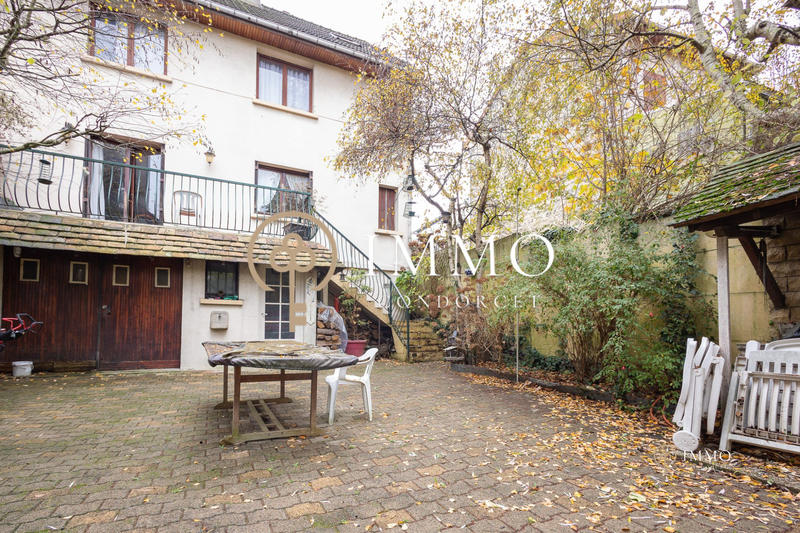 Maison - 130 m² - 8 pièces