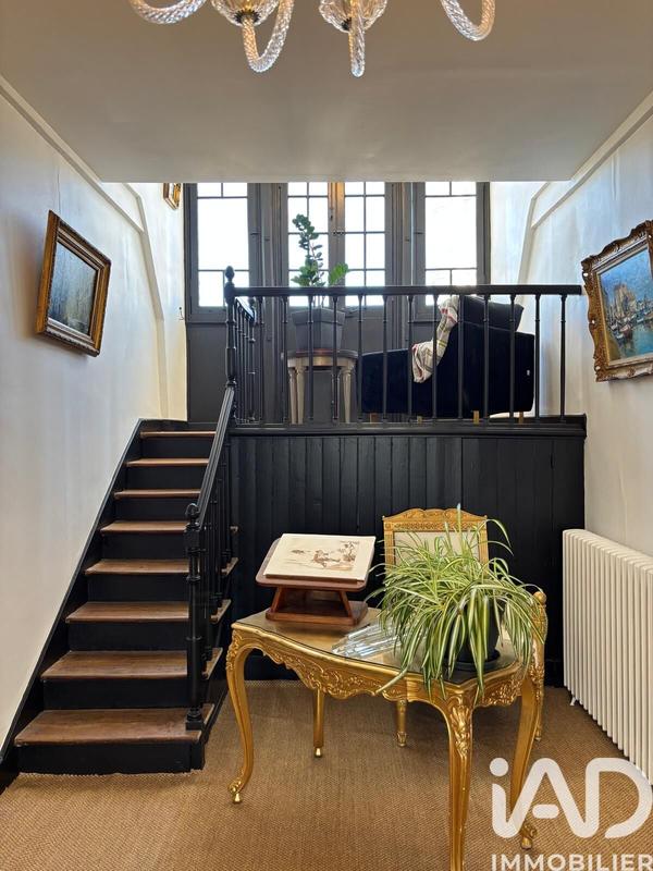 Maison - 309 m² - 11 pièces