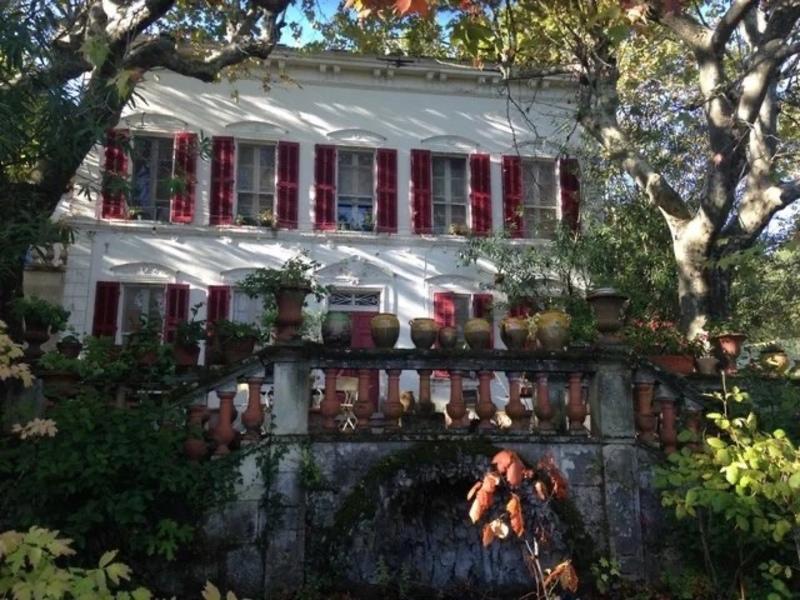 Maison - 413 m² - 17 pièces