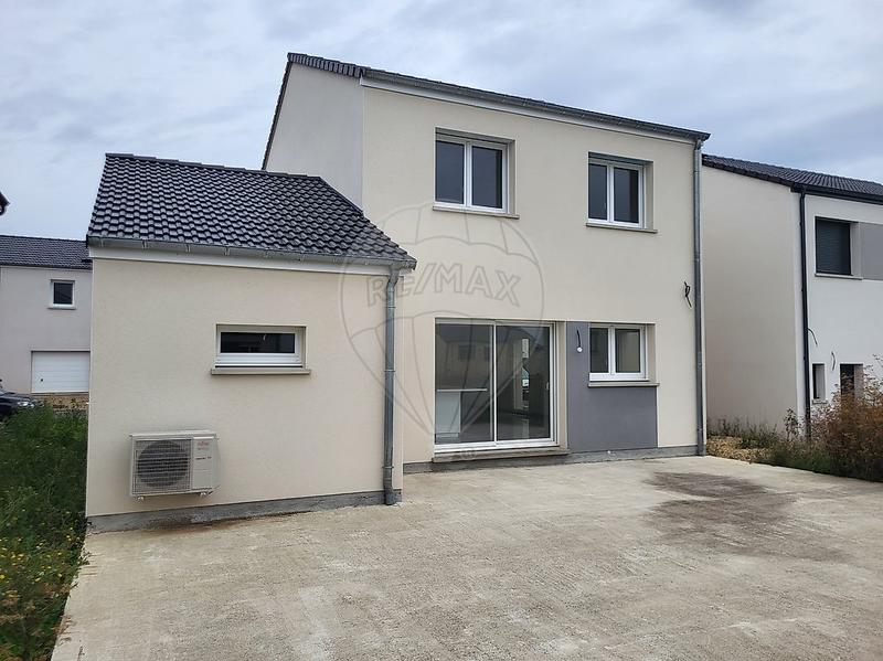 Maison - 110 m² - 5 pièces