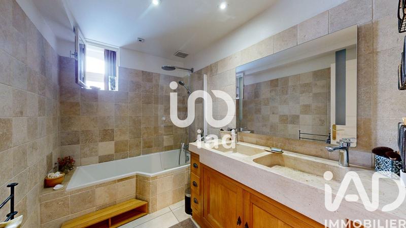 Maison - 260 m² - 9 pièces